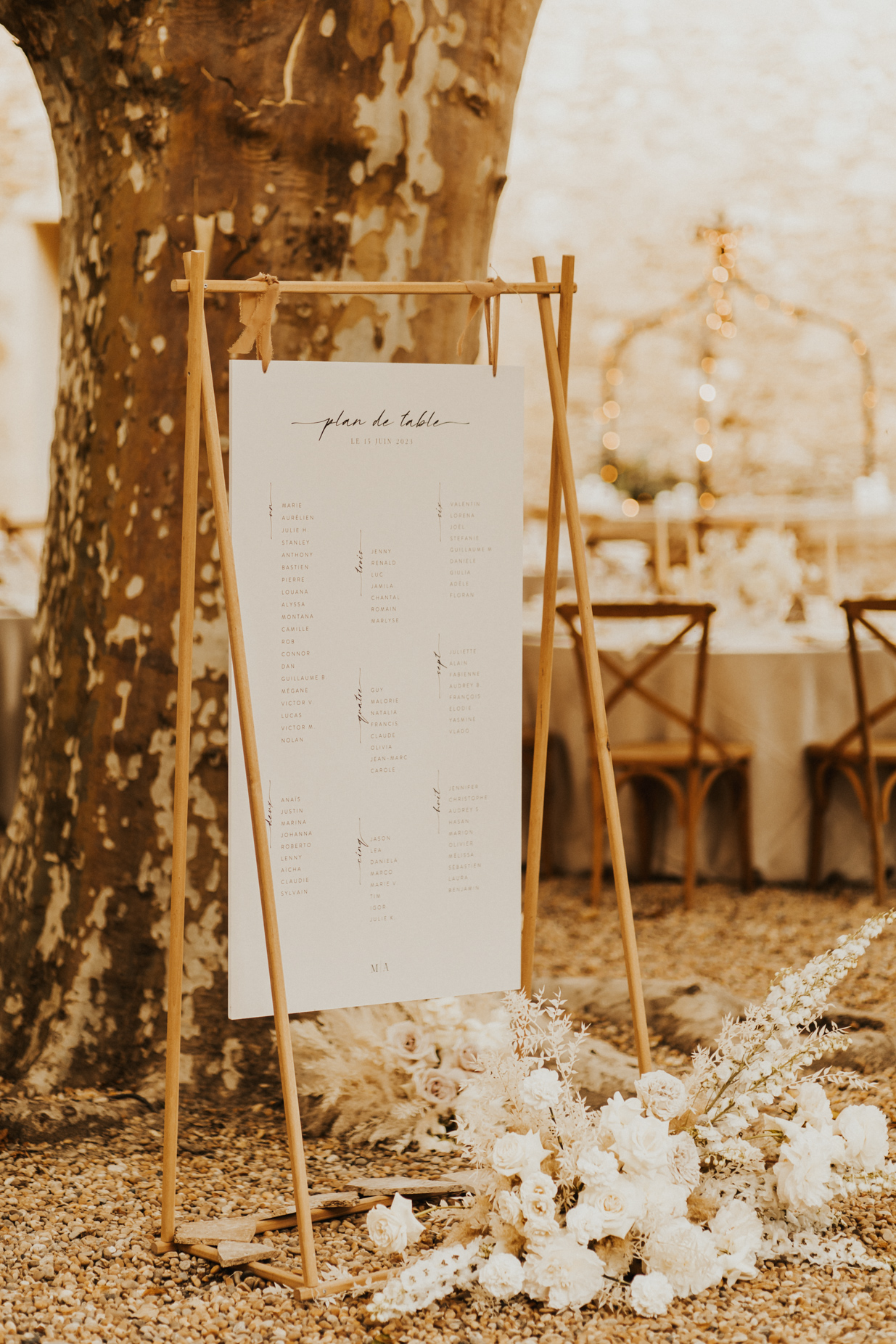 Plan de table moderne minimaliste mariage petit roulet provence